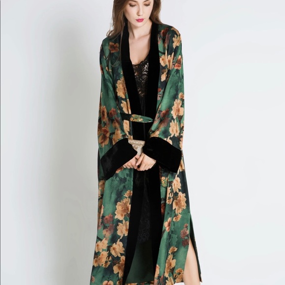 Kim + Ono AZUMI KIMONO WRAP - Picture 3 of 7